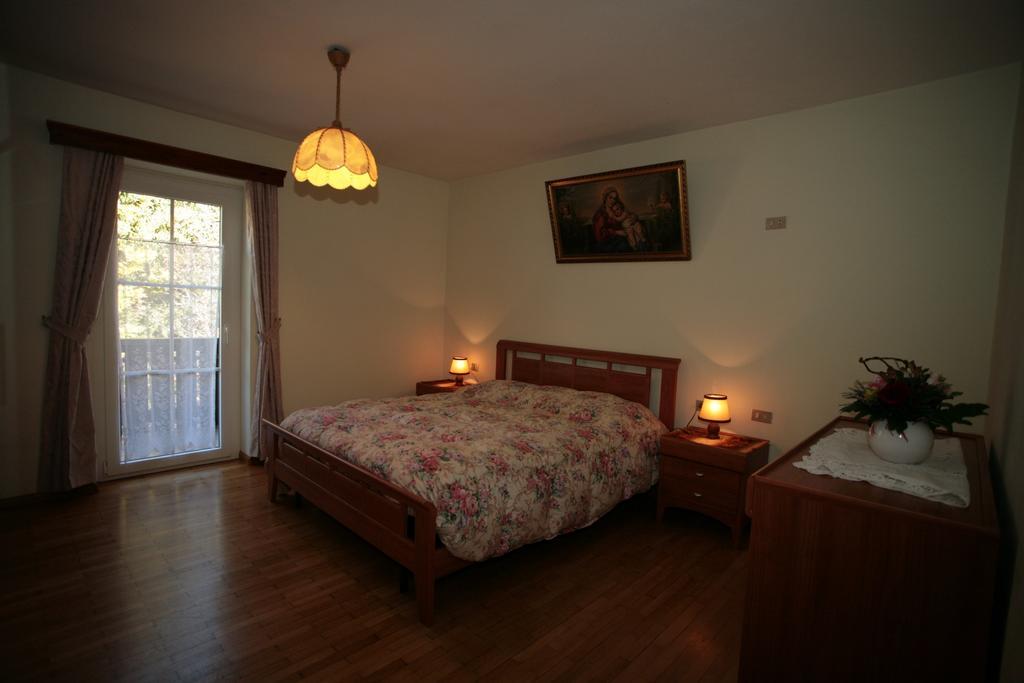 Villetta Panorama Apartman Canazei Szoba fotó