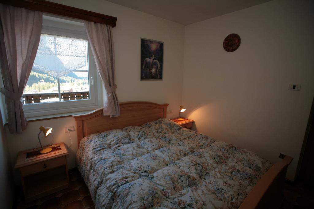 Villetta Panorama Apartman Canazei Szoba fotó