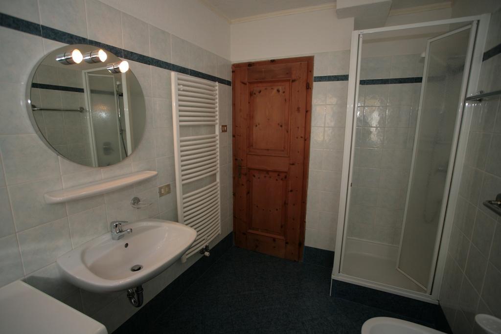 Villetta Panorama Apartman Canazei Szoba fotó